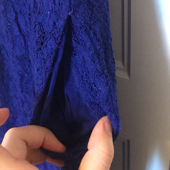 Babaton blue lace dress with pockets - Picture 4 of 8